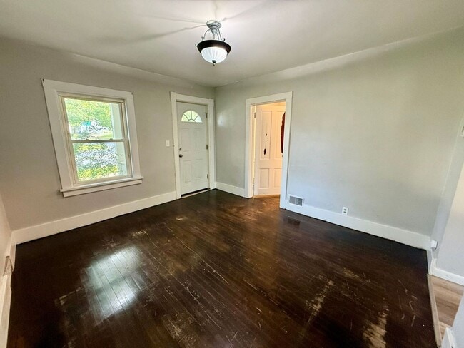 Building Photo - 3 Bed 1 Bath Single Family Home in Rothschild