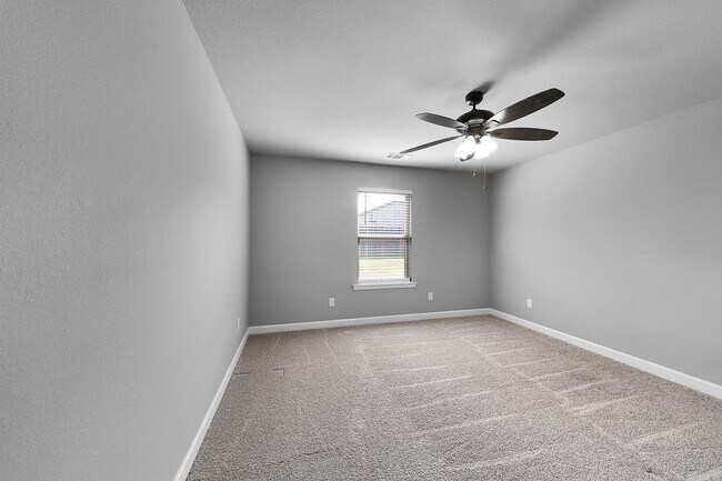 Building Photo - 15 Cimarron Cir