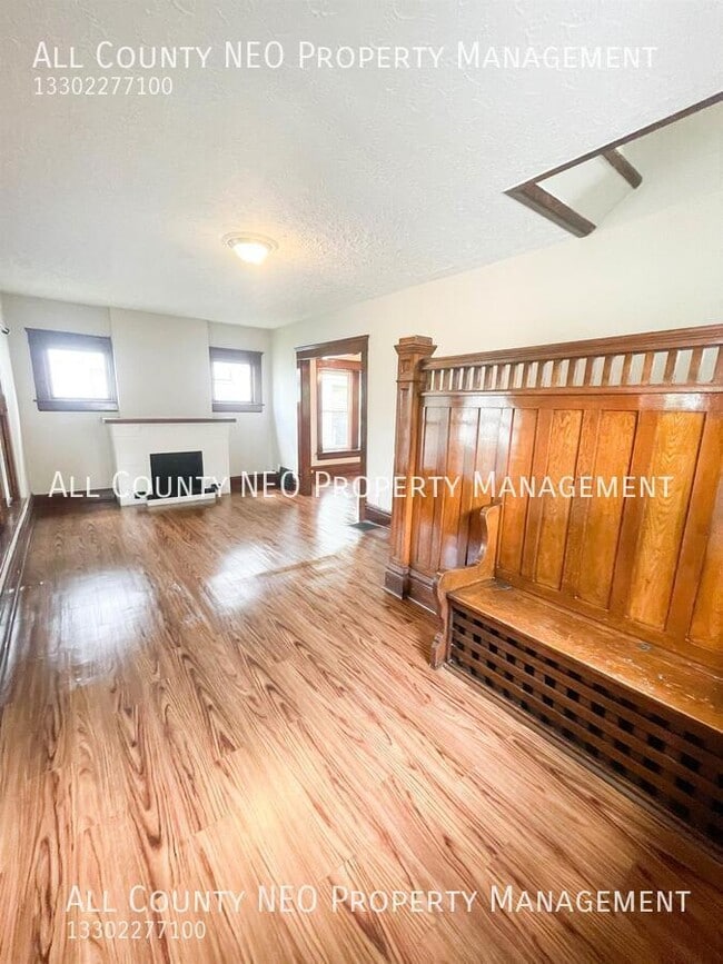Building Photo - 221 S Portage Path