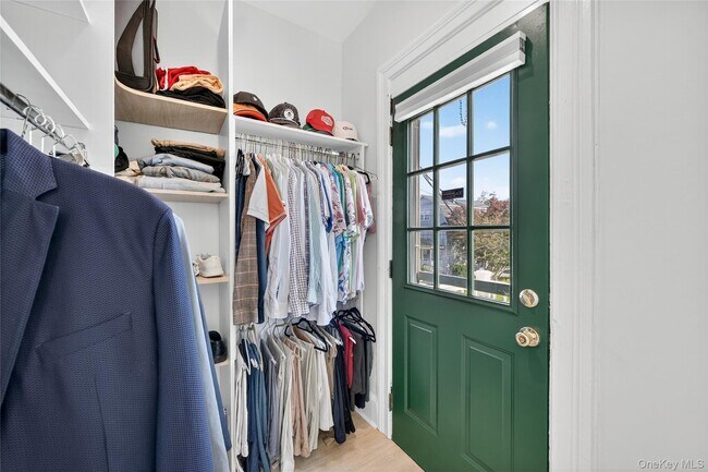 Building Photo - 44 Madeleine Ave