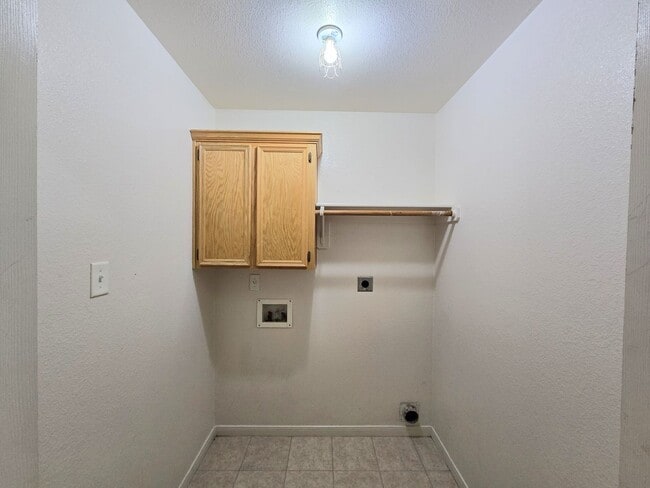 Building Photo - 1411 Nicholas Cir