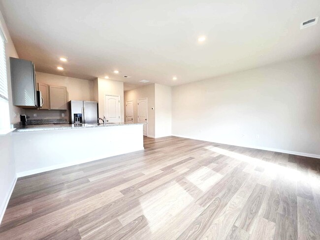 Building Photo - 1424 Sugarplum Ln