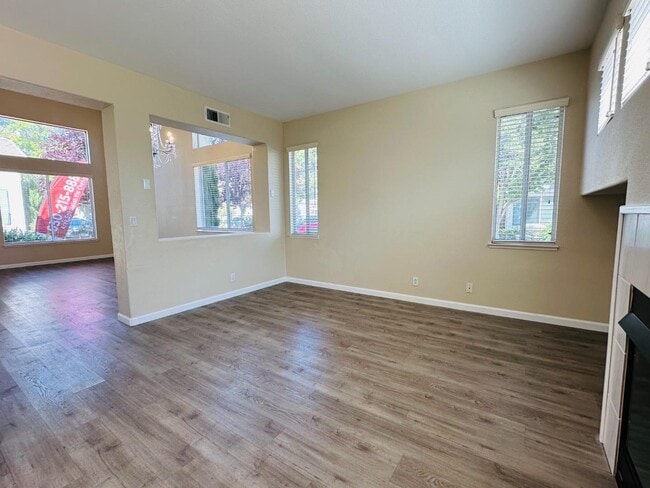 Building Photo - 34117 Songbird Terrace