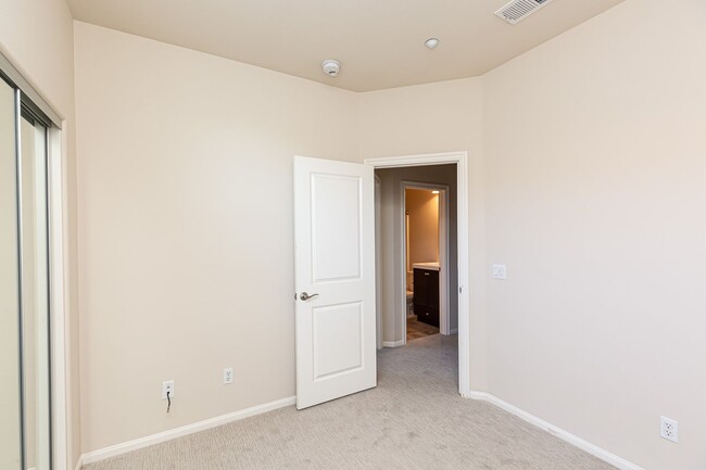 Building Photo - ***MOVE IN SPECIAL $250.00 OFF FIRST MONTH...