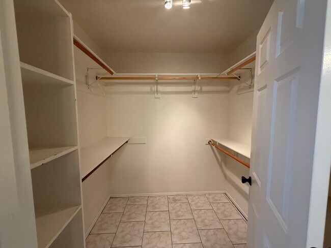 Building Photo - 3012 E Hermosa Vista Dr