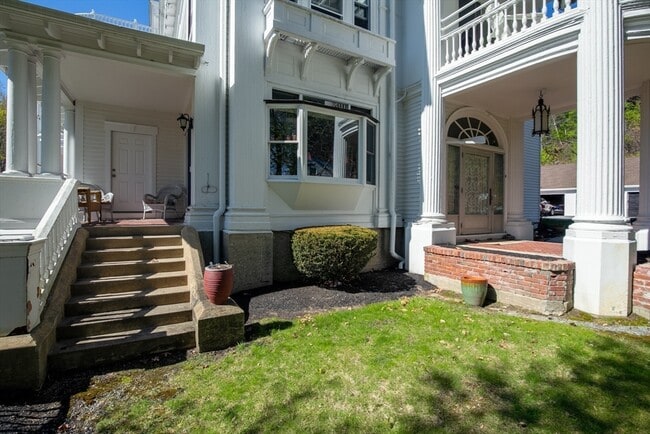 Building Photo - 1401 Great Pond Rd