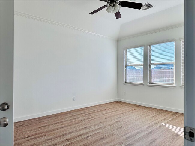 Building Photo - 25827 Rustica Dr