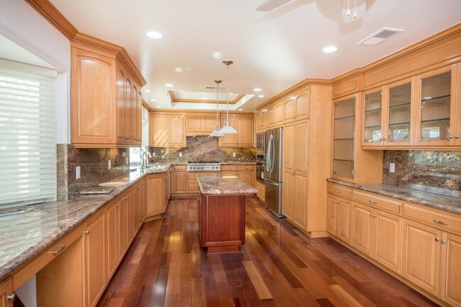 Building Photo - Now Available for Lease Beautiful 4 Bedroom Home with Basement