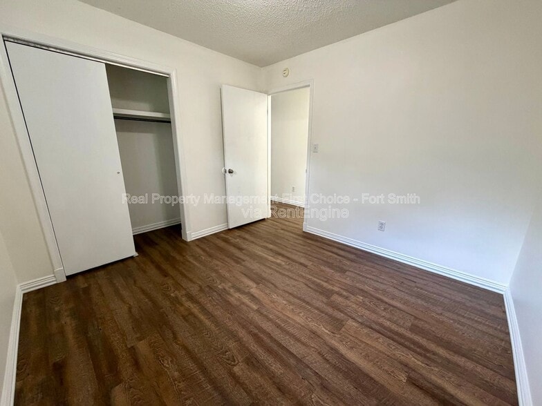 Building Photo - 3 Cowden Ct