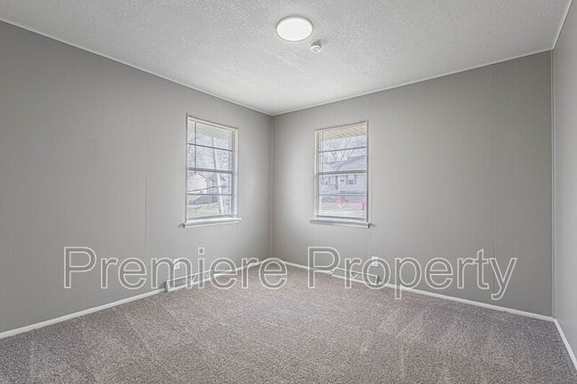 Building Photo - 14834 E Nickell Ave