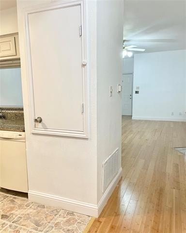 Building Photo - 8545 Midpark Rd