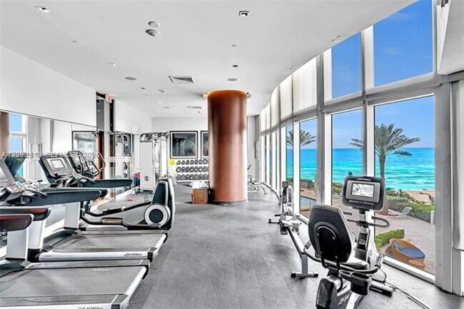 Building Photo - 17201 Collins Ave