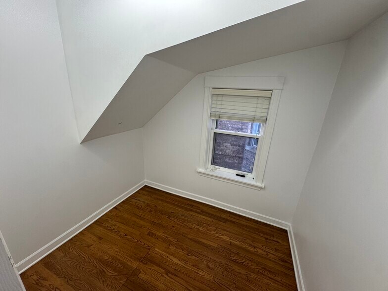 Building Photo - 3754 W Belden Ave