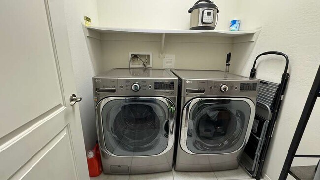 Building Photo - Home for rent