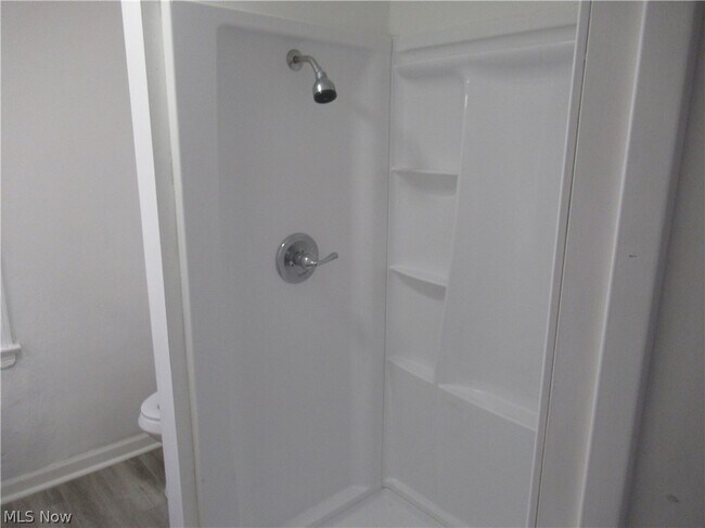 Building Photo - 1403 Dawnwood Dr