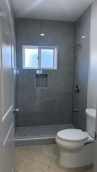 Building Photo - 1350 Kahoma St