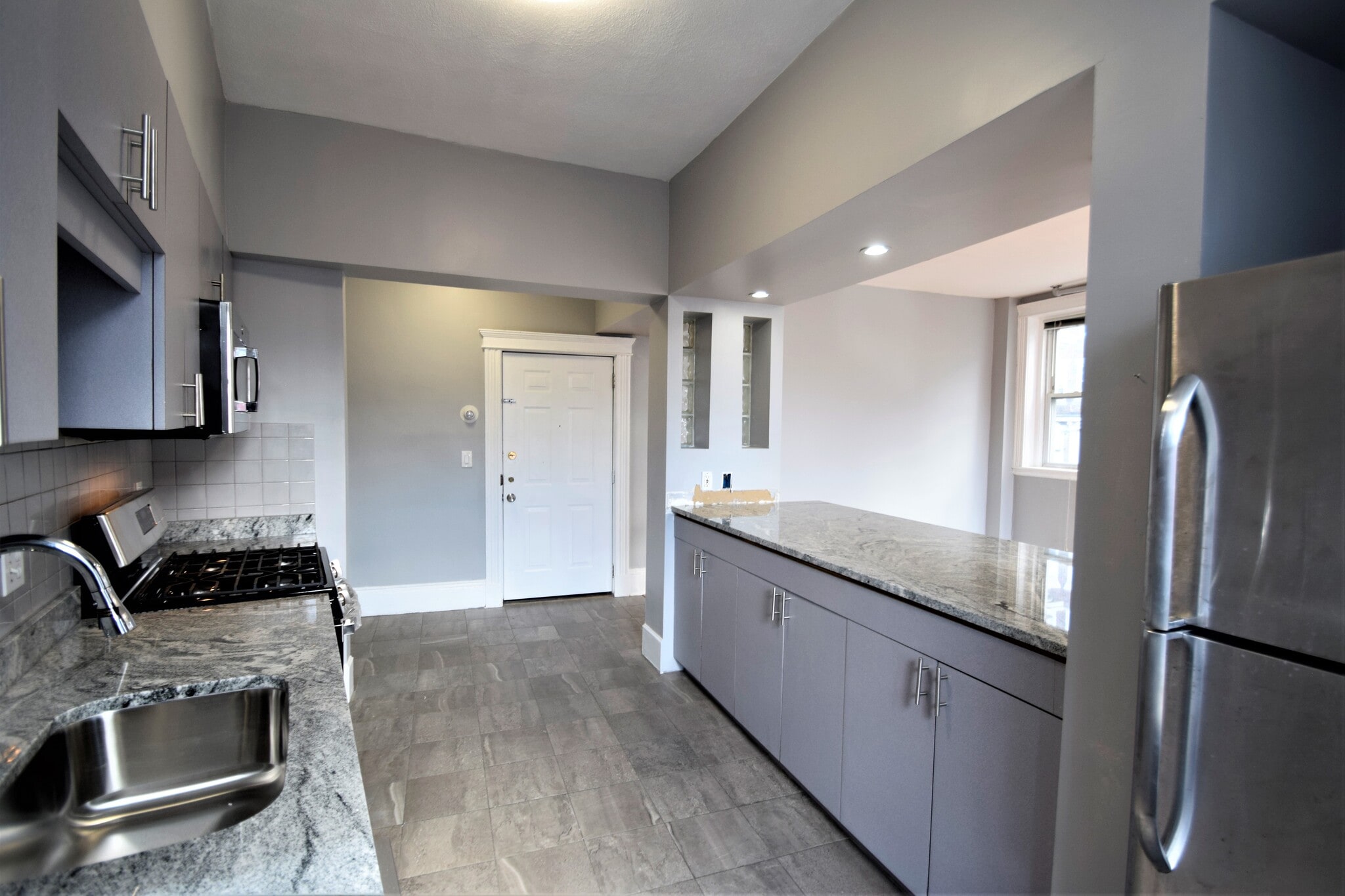 Building Photo - 83 Glenville Ave