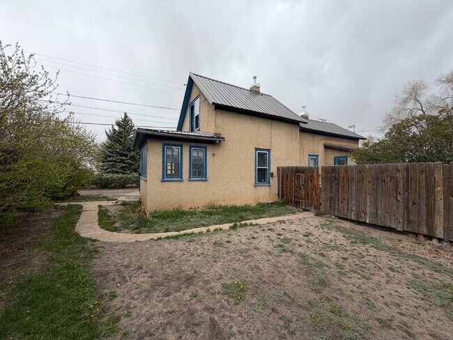 Building Photo - 511 E Fremont St