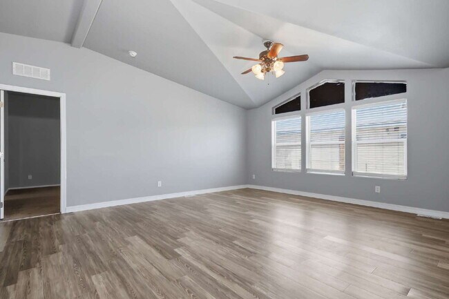 Building Photo - "Spacious 4-Bedroom Oasis with 2 Full Baths on Mount Rainier Ave, Las Vegas – Your Perfect Retrea...