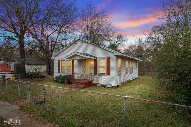 Building Photo - 2957 Regent St