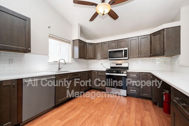 Building Photo - 224 Whitney Bay