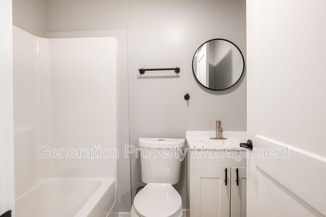 Building Photo - 650 4th St NE