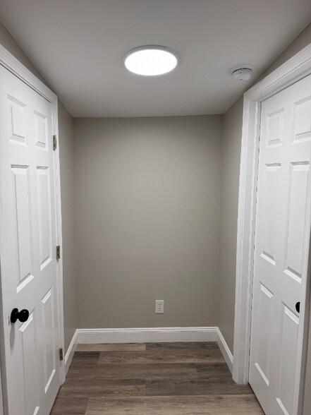 Building Photo - 296 Summer St