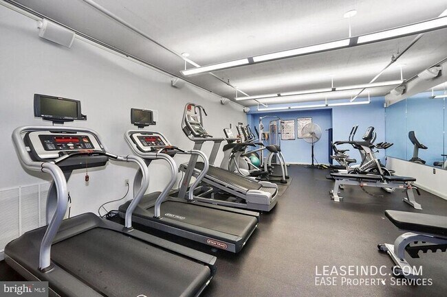 Building Photo - 1300 N Street NW-#517