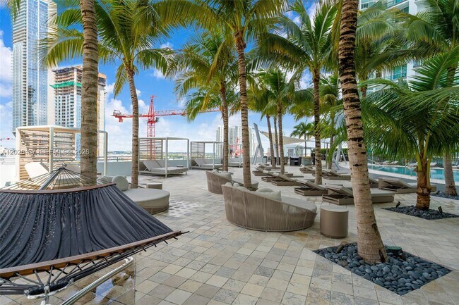 Building Photo - 900 Biscayne Blvd