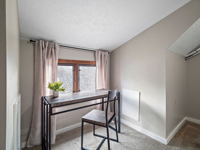 Building Photo - 679 Washington St