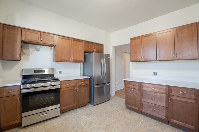 Building Photo - 2222 E Park Pl