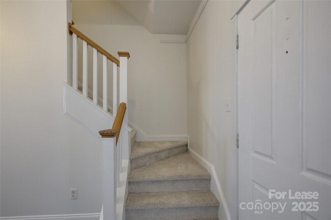 Building Photo - 11330 Deer Ridge Ln