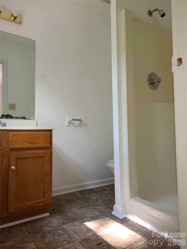 Building Photo - 210 N Cloudman St