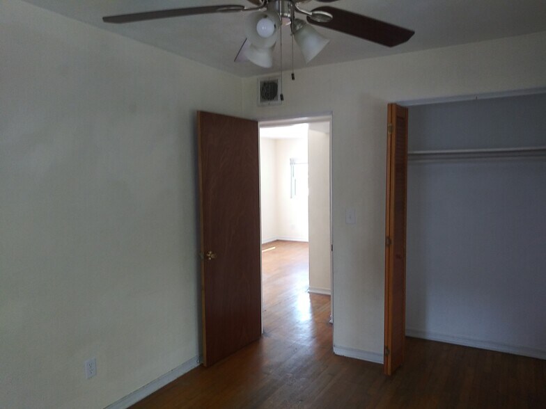 Hard wood floors - 607 S Summerlin Ave