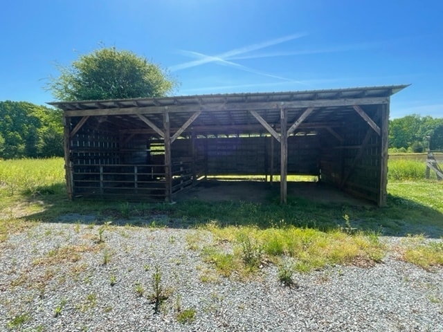 Building Photo - A cozy home w/ 3 beds, 2 bath and a 70 acr...