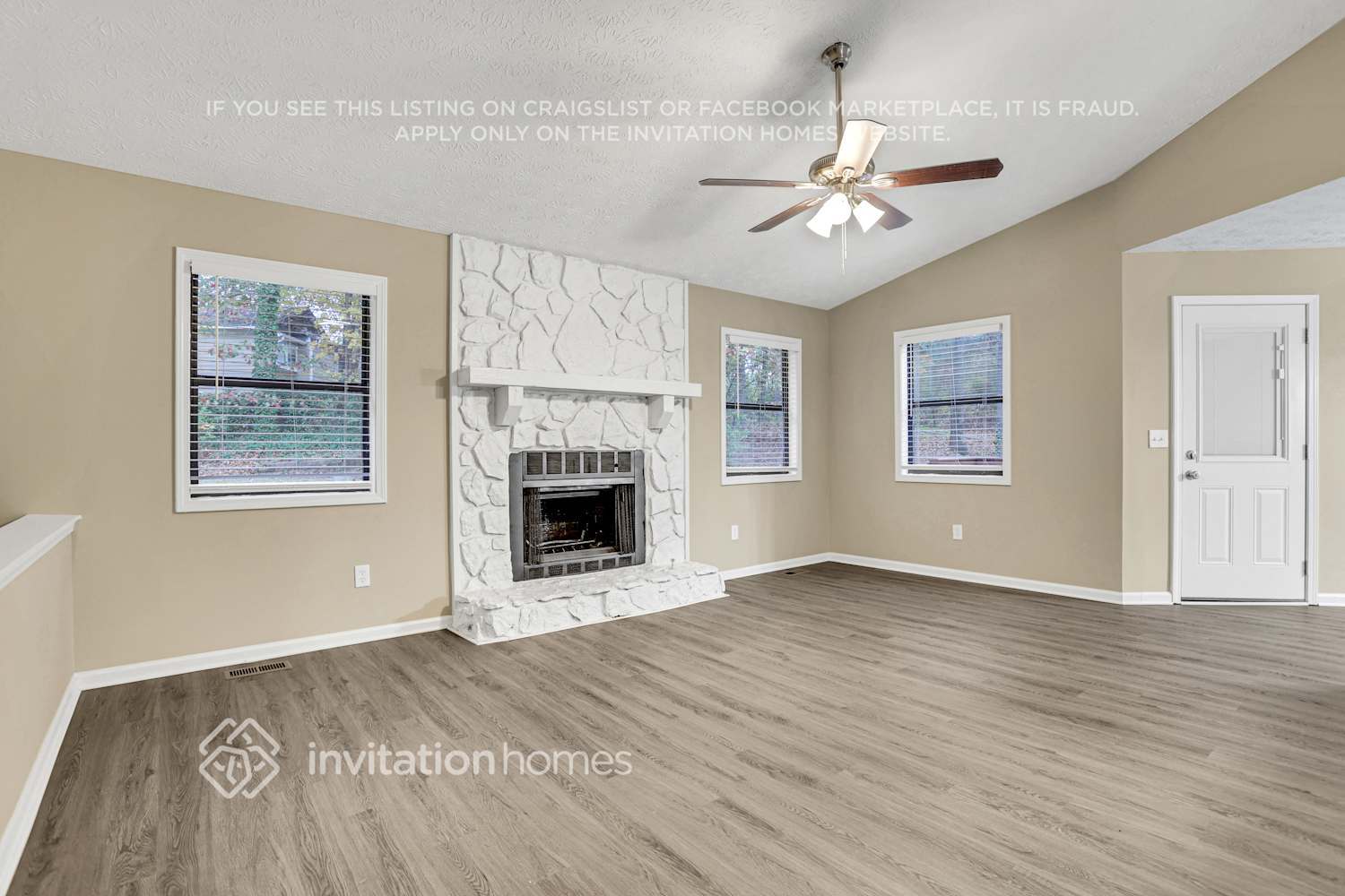 Building Photo - 4040 Maxanne Dr NW