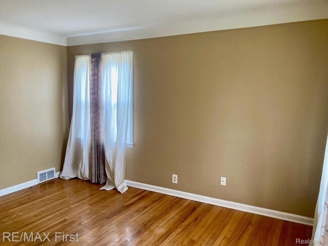 Building Photo - 23471 Rensselaer St