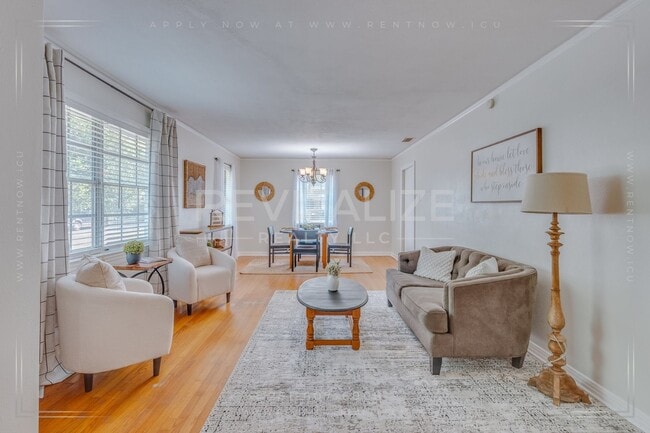 Building Photo - 3 Bed 2 Bath Gem in Midtown Mobile!!