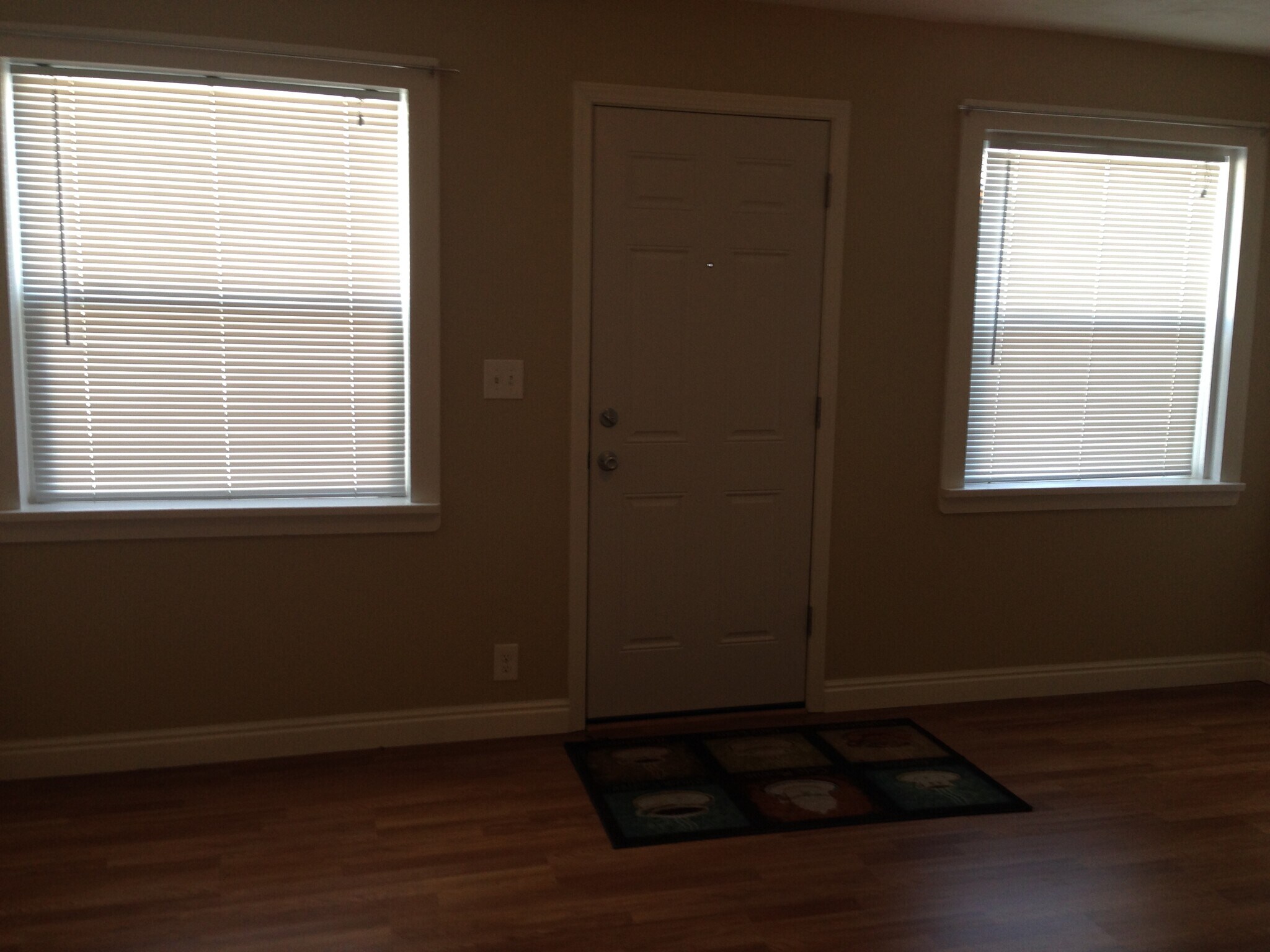 Building Photo - 935 Hayes N Ave