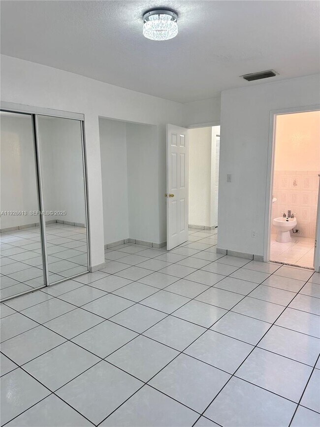 Building Photo - 12500 SW 251st Terrace