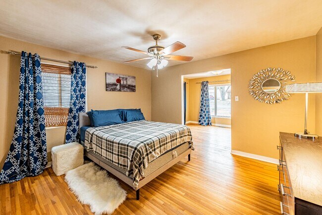 Building Photo - 444 Sierra Dr SE