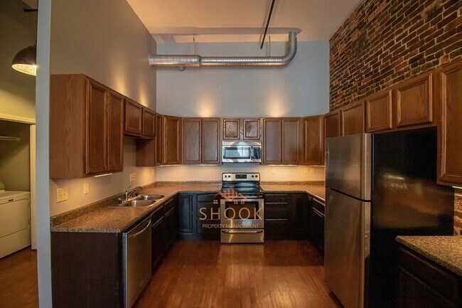 Building Photo - 102 N 3rd St