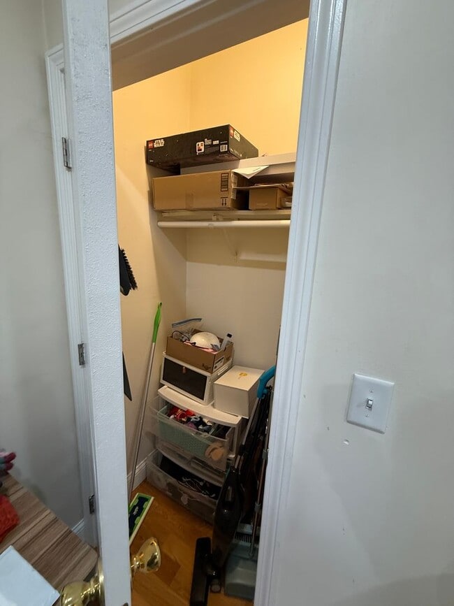 Building Photo - No Brokers Fee, Heat, Hot Water Included, One Bedroom Unit Plus Extra Room, Pets Friendly