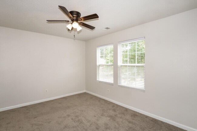 Building Photo - 4631 Tulip Creek Dr