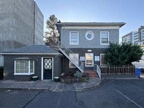 Building Photo - 950 Patterson St