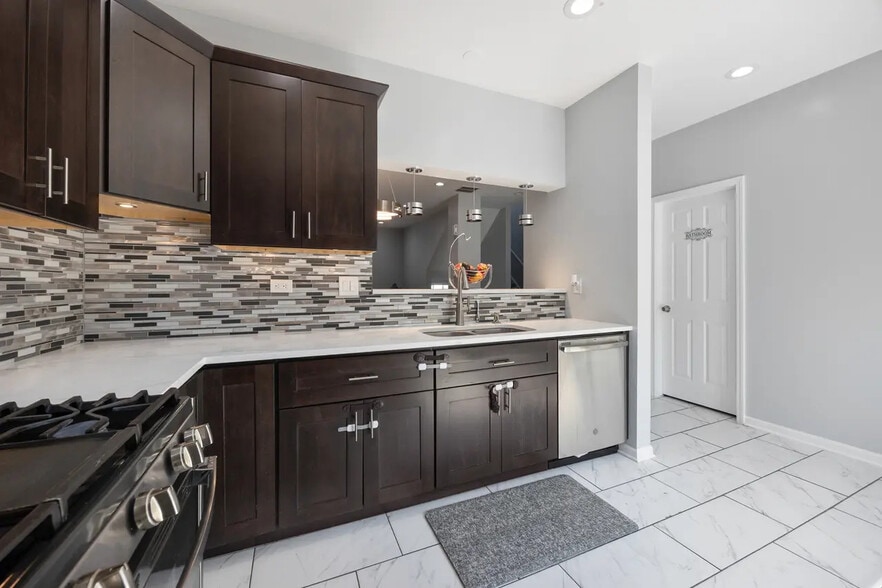 Building Photo - 9411 Harrison St