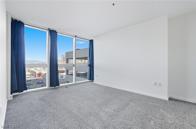 Building Photo - 4471 Dean Martin Dr