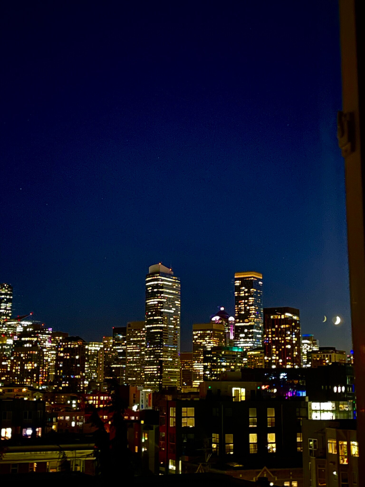 Building Photo - 124 Bellevue Ave E