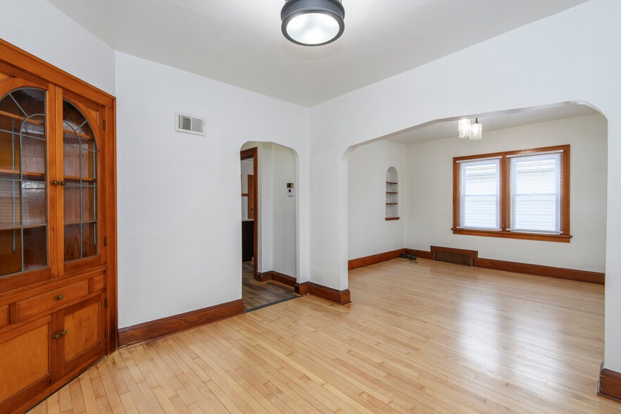 Building Photo - 3472 S 15th Pl