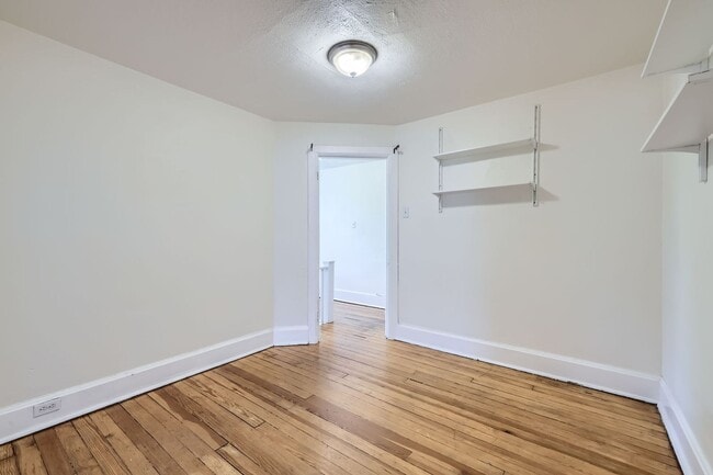 Building Photo - Top Unit (Beautiful Views) Flexible move in! Off Street Parking! All utilities included!
